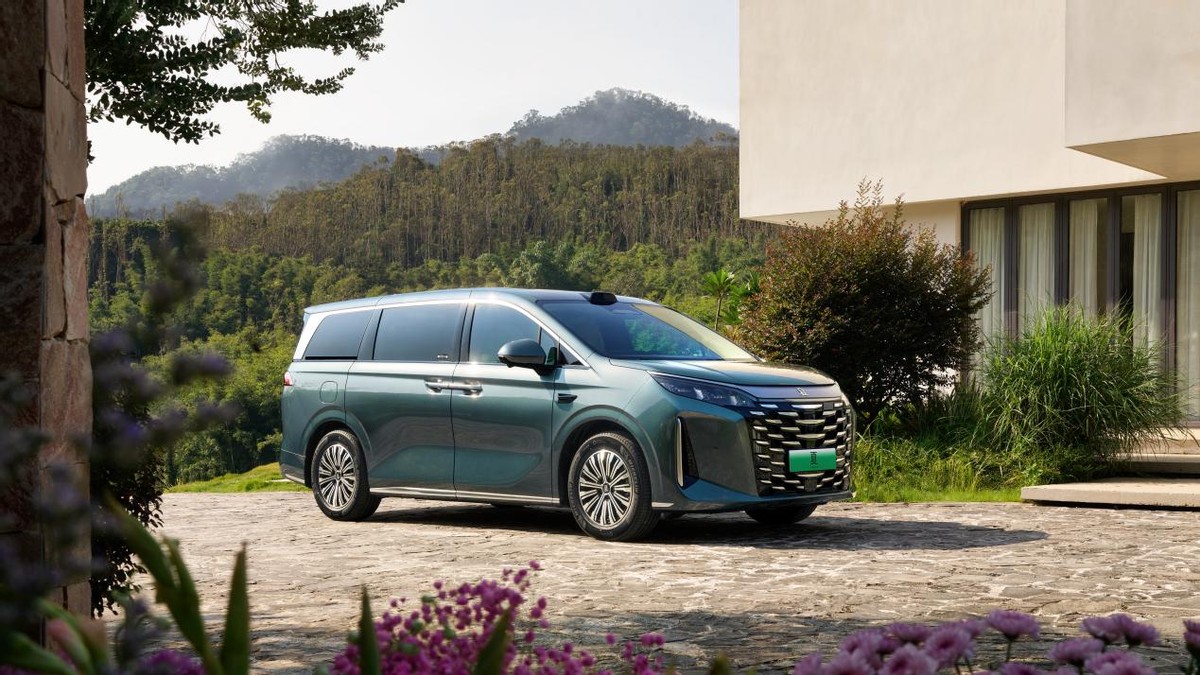 中大型MPV比亚迪2026款夏上市限时19.68万起,打造“家庭头等舱”-科记汇