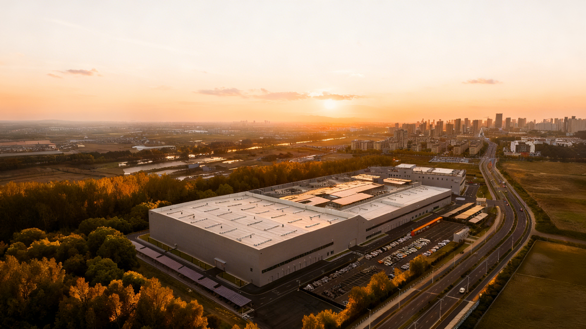 创下五大世界纪录，向全行业开放共享  全球最大、最领先的吉利全球全域安全中心正式发布