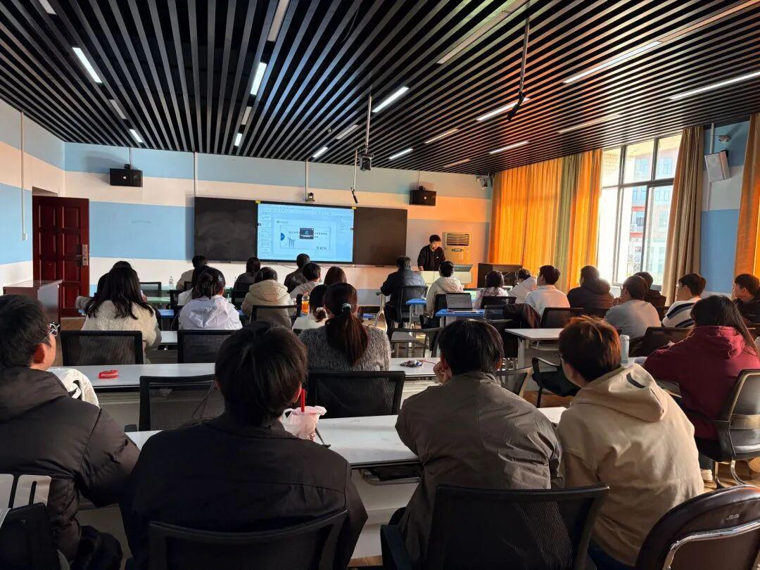 2025年武汉纺织大学第五届产业经济论坛成功举办-科记汇