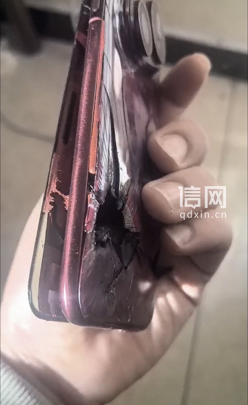 华为新手机充电时电池爆了 售后凭照片认定“外力所致”