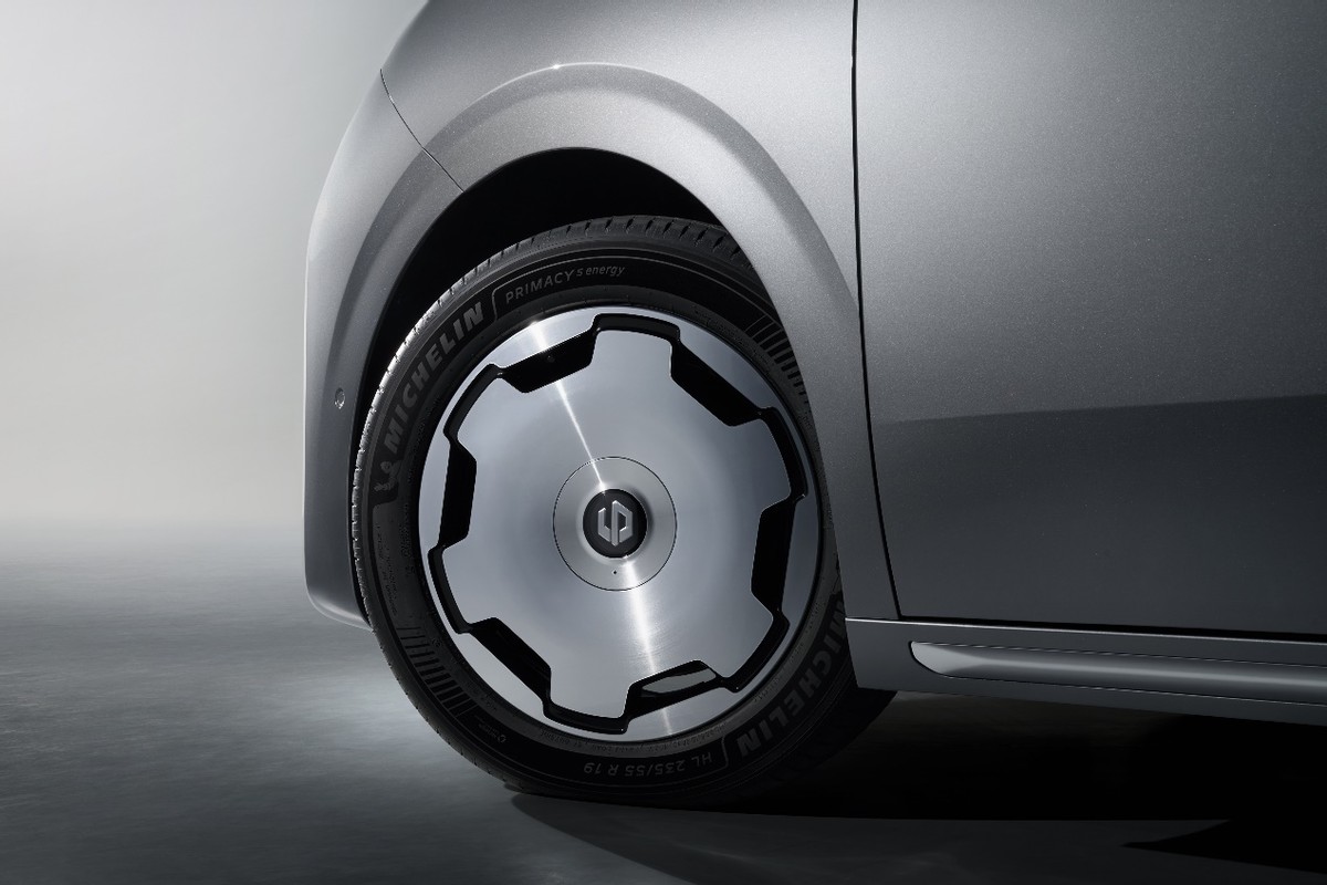 “陆地头等舱”重磅登场 零跑D99携80.3度大电池增程全球首秀-科记汇