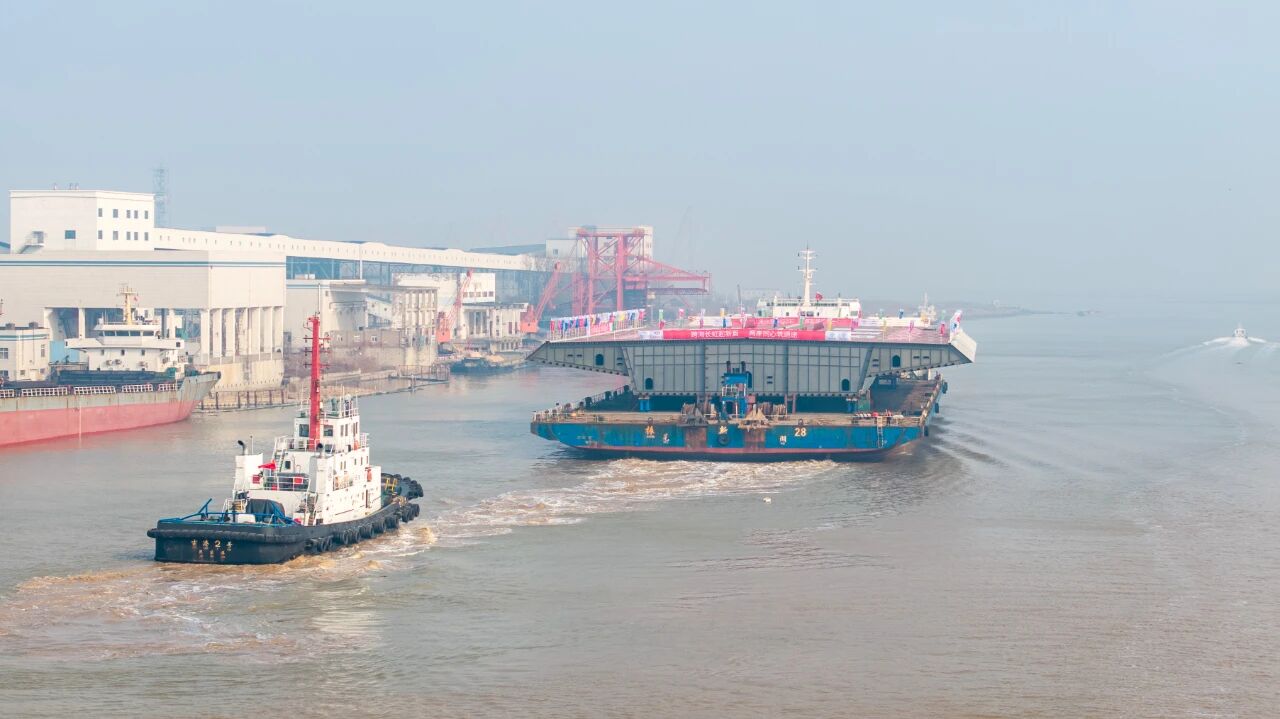 厦金大桥（厦门段）G2标首节钢箱梁大节段完成发运-科记汇