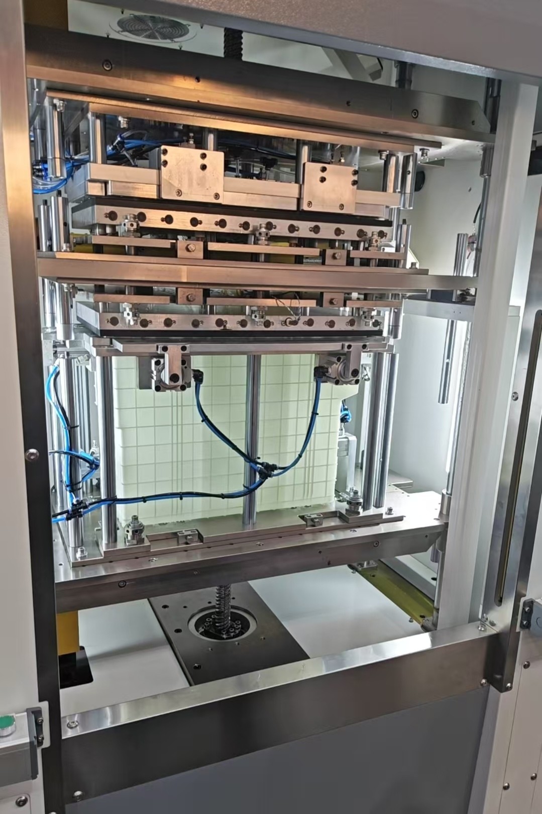 美的灯塔照亮未来：链主赋能下的产业链协同新图景-家电圈官网