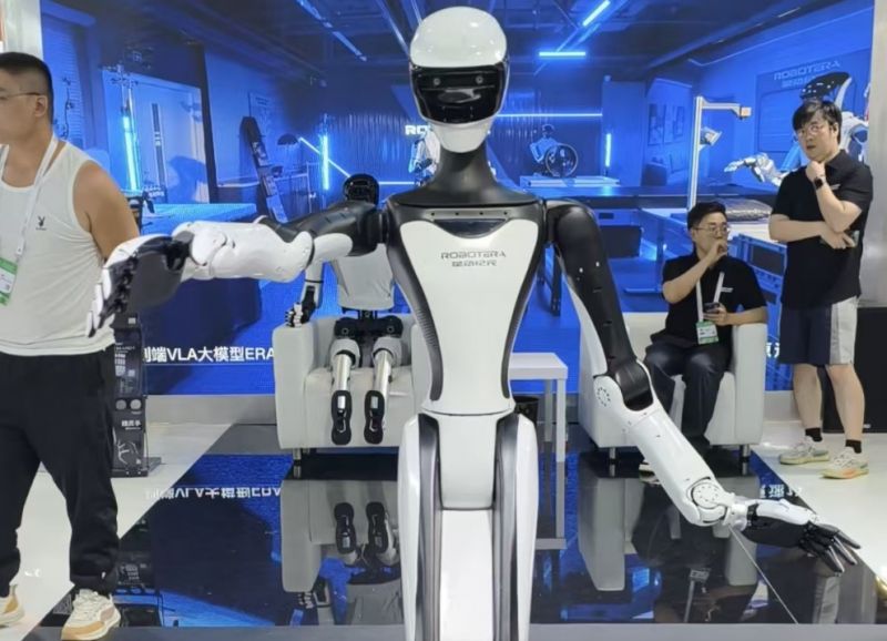 「机器人+」一级市场狂撒钱,二级市场不买账!春晚“大秀”后机器人上演资本温差