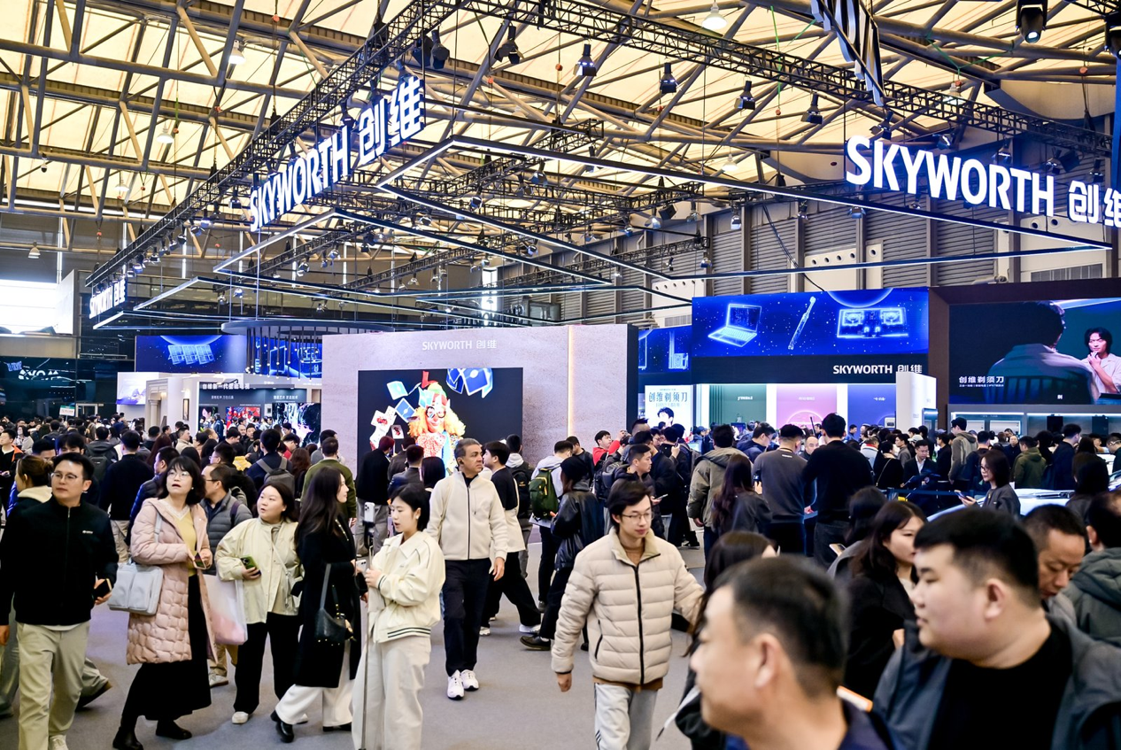 突破边界、亮点纷呈！创维双核心生态全景亮相AWE2026