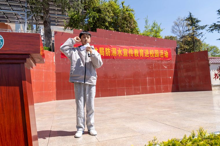 模拟法庭进校园：一场润物无声的法治护水课