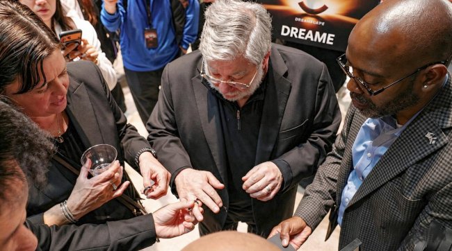 追觅AI智能戒指亮相硅谷——硬核技术引领下一代智能穿戴，一戒“戴”领生活新方式！-家电圈官网