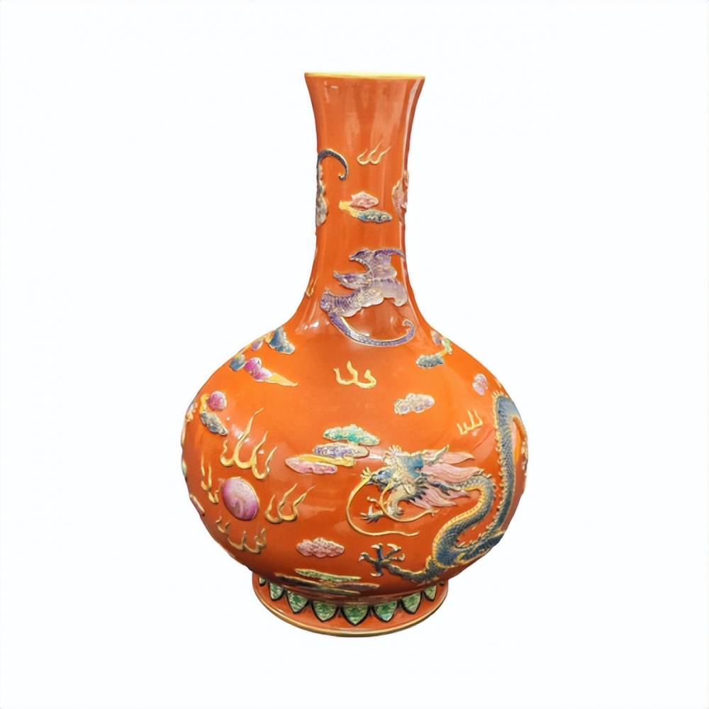 赤金浮瑞，龙凤呈祥—— 清乾隆珊瑚红地浮雕描金龙凤纹天球瓶_财富号_