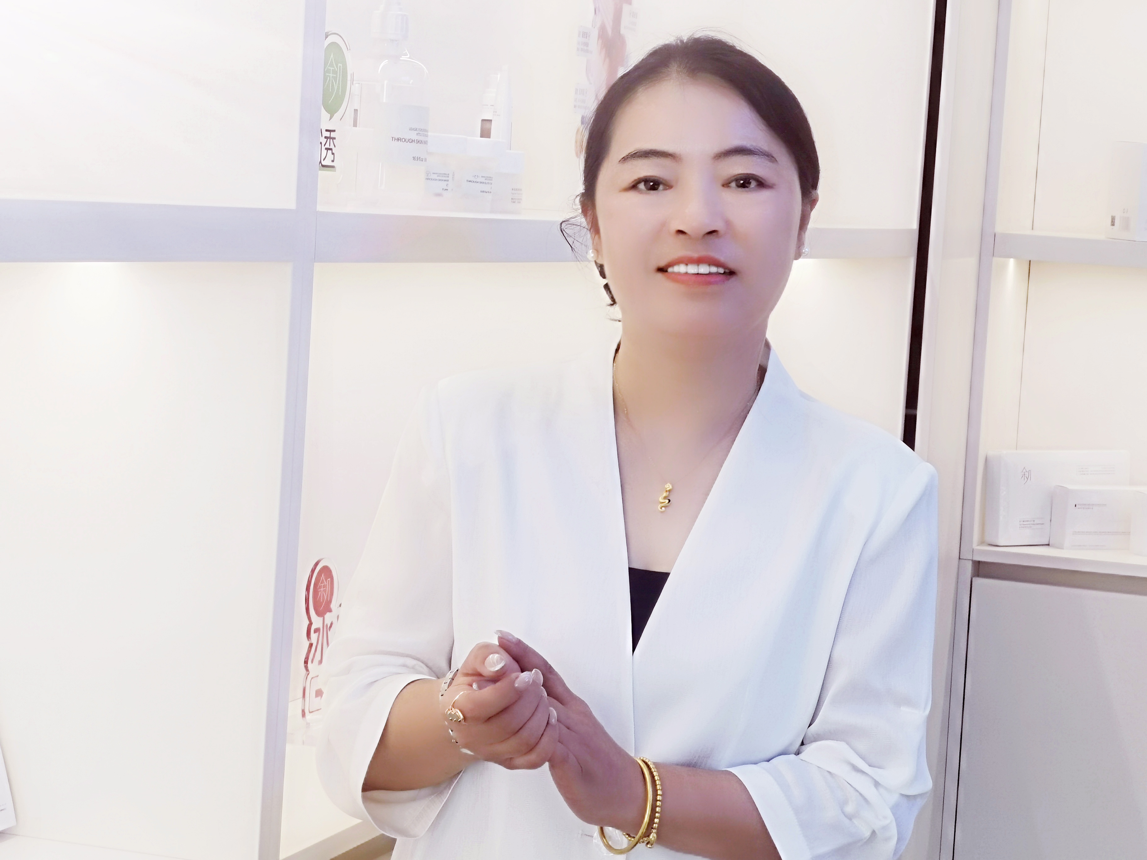 玉手调和阴阳泰,仁心酿作四时春:元米澜开业赋