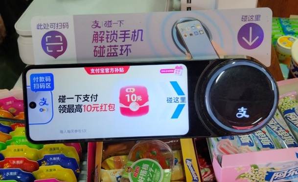 摘U仅一年利润降三成，奥比中光能靠机器人之眼撑起四百亿市值吗？