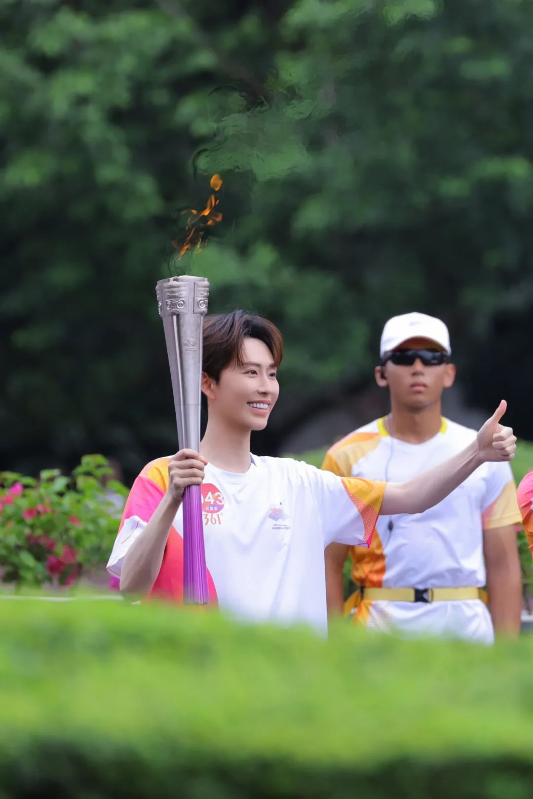 亚运火炬传递遥望科技主播瑜大公子担任丽水站火炬手