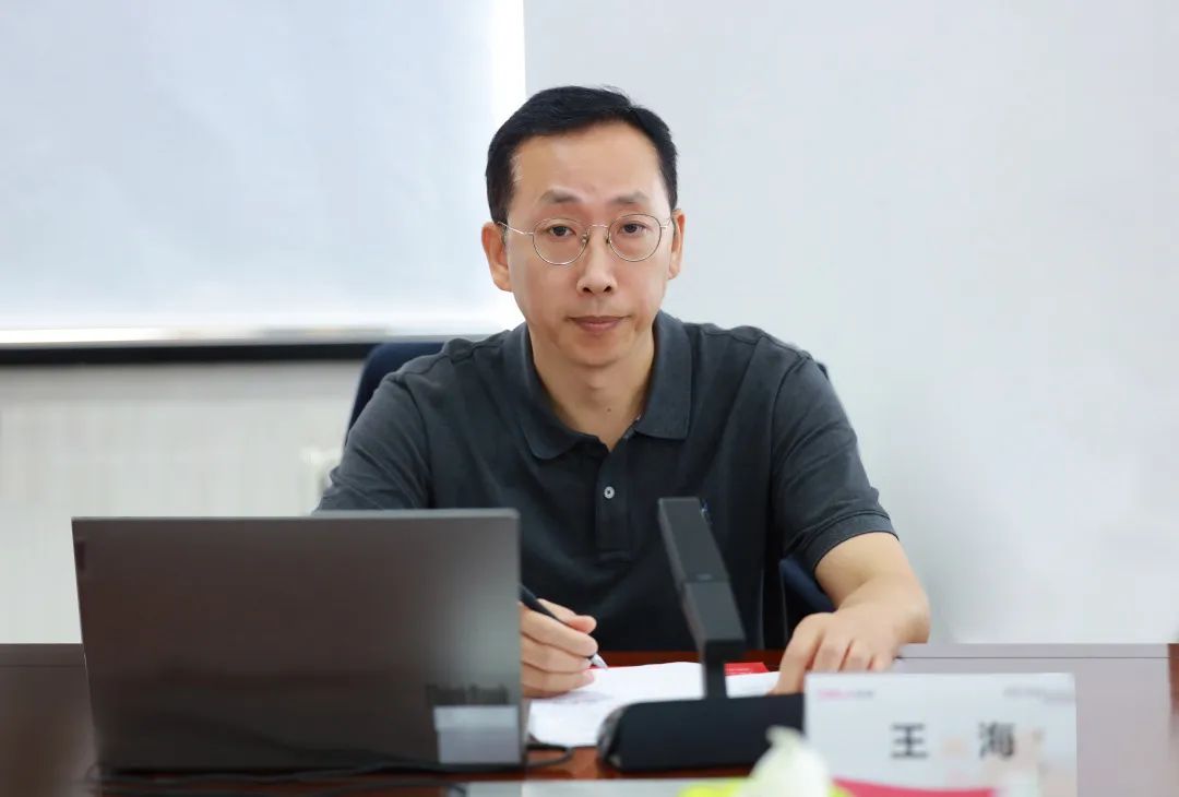 会长董书魁,副会长,迪瑞医疗副总经理汪博分别在线上和线下参加了会议