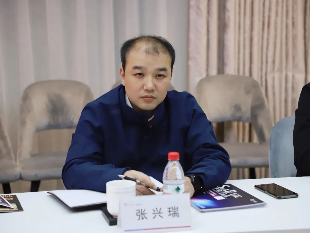 天津市滨海新区区委常委张兴瑞来到华策集团调研