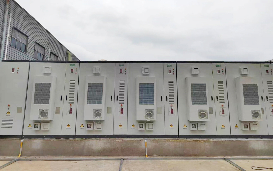 镇梅州珠江啤酒有限公司厂区内,利用厂区闲置土地建设用户侧储能电站