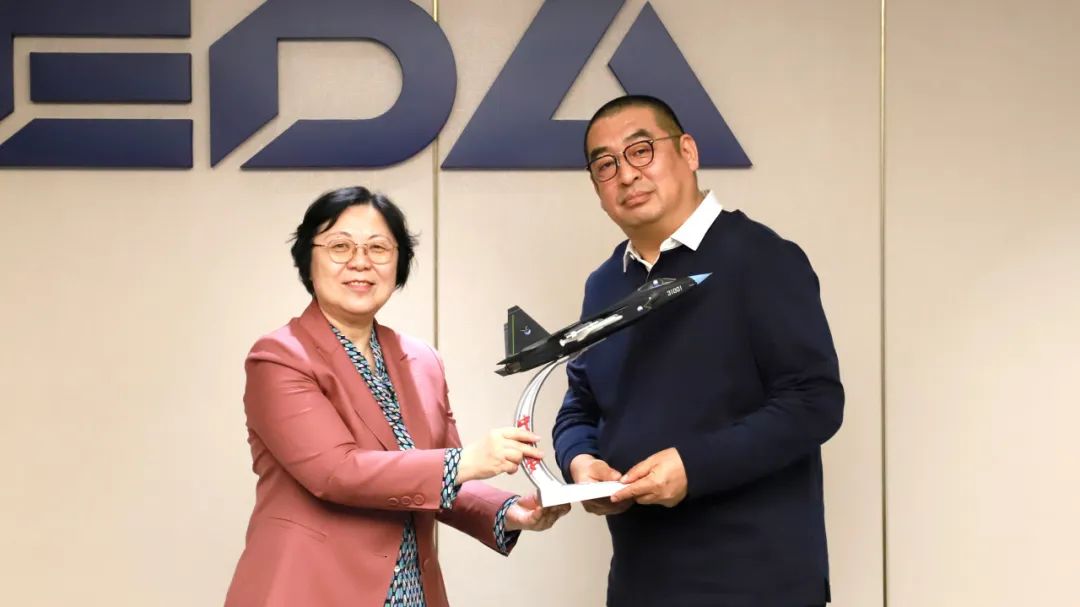 范院长一行首先参观了科达数字化展厅,公司董事长助理严展鹏介绍了