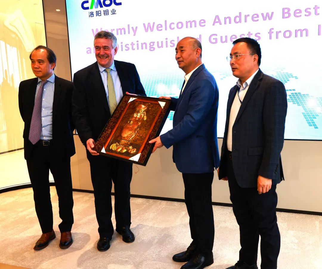 孙瑞文总裁会见荷兰安智银行代表团