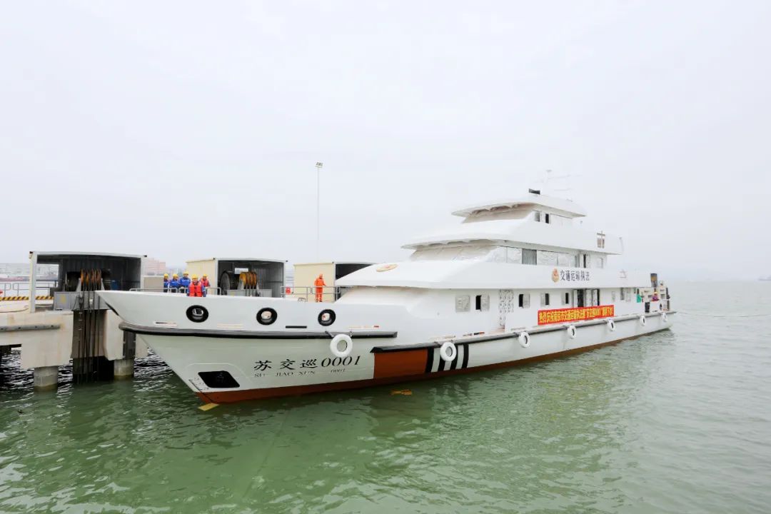 创新环保丨江龙船艇承建南京市45米级交通运输执法艇苏交巡0001号喜迎