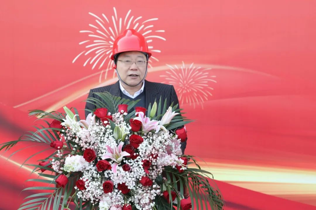 南通新华建筑集团有限公司董事长徐宏均作为施工总承包