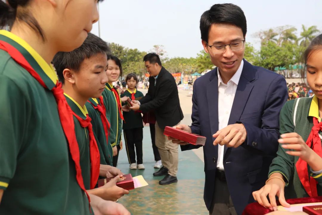 神湾中心小学图片