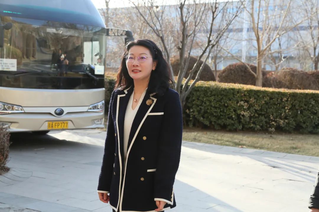 与智同行一路生花新奥股份举办三八国际劳动妇女节主题活动