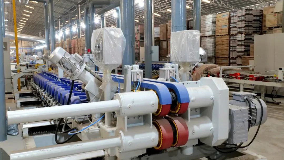 点燃精彩联接共赢丨科达陶机承建福建彩联第二条窑炉成功点火