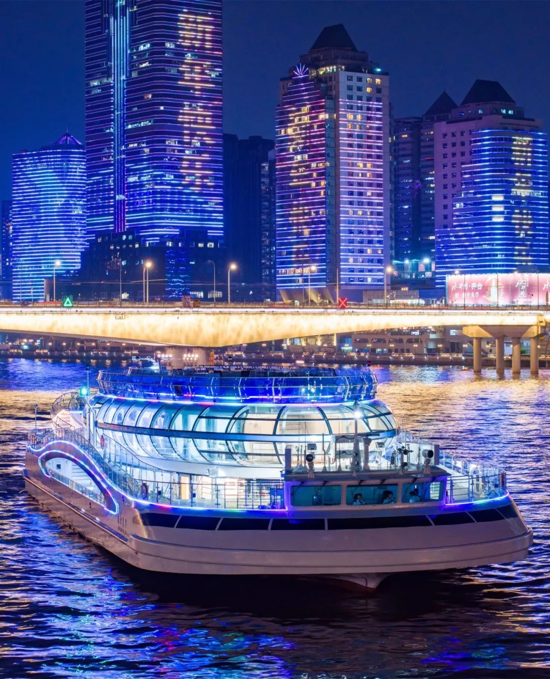 移动的珠江名片丨珠江游最大纯电动豪华游船珠江翡翠号