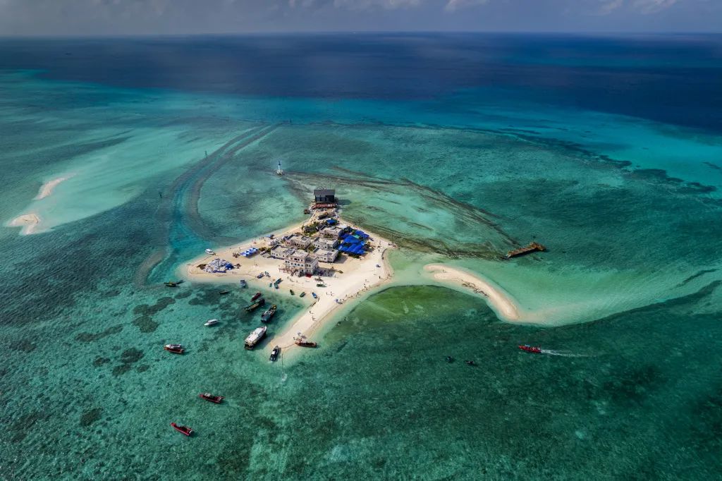 面积最大,陆地面积最小及人口最少的地级市,辖西沙群岛,中沙群岛,南沙
