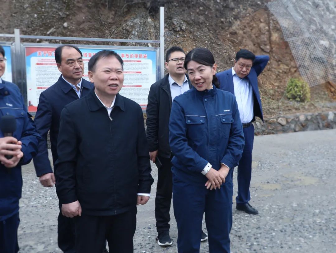 是金山银山"的理念,强化环保意识,提升环保水平,推动企业持续健康发展