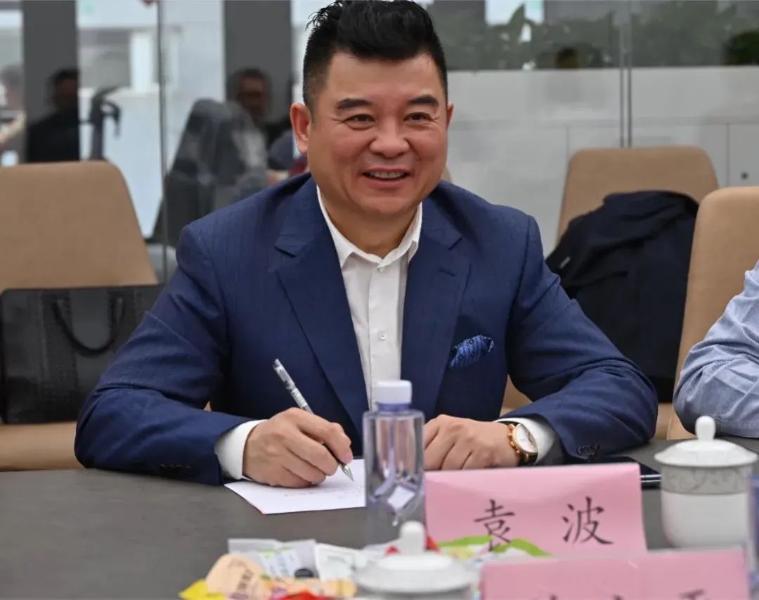 利亚德集团执行董事兼励丰文化董事长袁波致辞,回顾了利亚德集团与