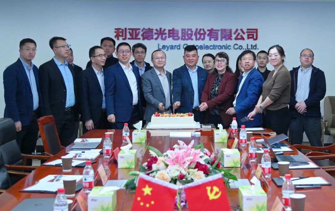 利亚德集团执行董事袁波表示,相信在与赛意集团的合作中,利亚德集团将