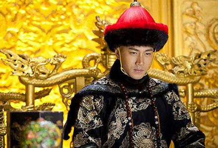 众爱卿:有事启奏无事退朝