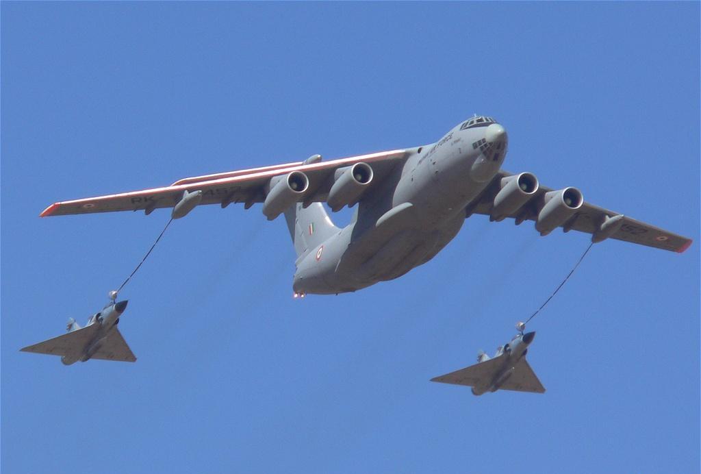 梅雁庄家告诉大家什么叫空中加油.