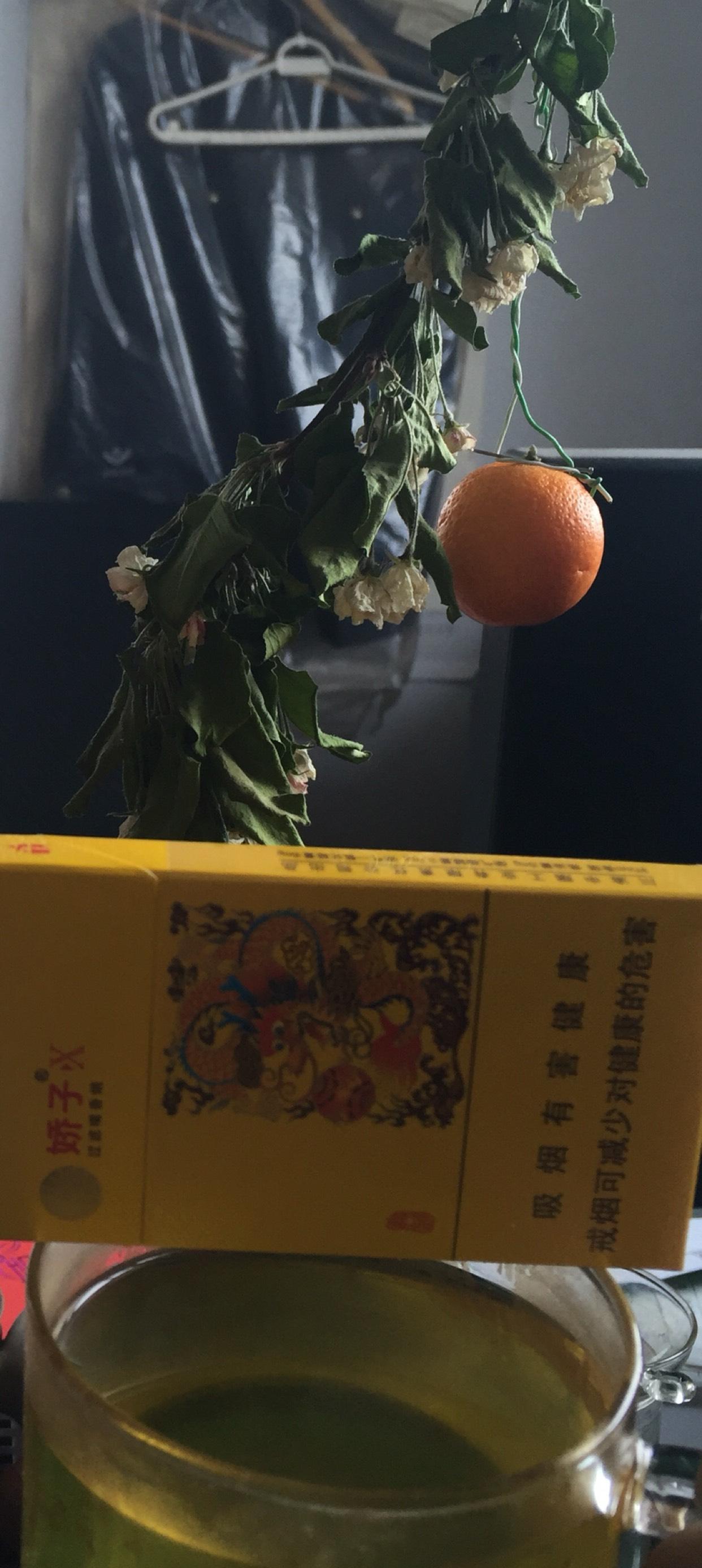 一杯茶,一包煙,一隻破花看半天 關於久遠,只買不賣