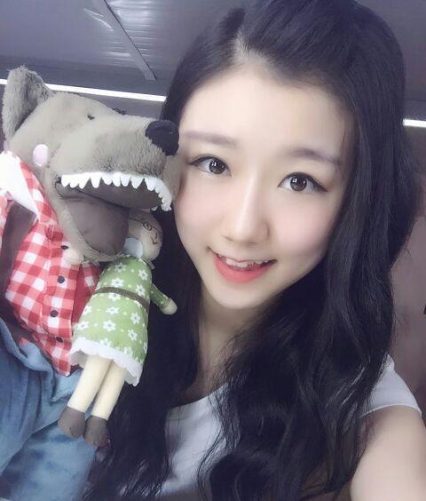 来来来,一起看美女啦,22点加油美少女开播啦,这是我喜欢的陈静美眉