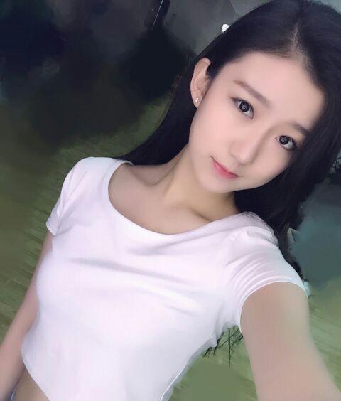 来来来,一起看美女啦,22点加油美少女开播啦,这是我喜欢的陈静美眉