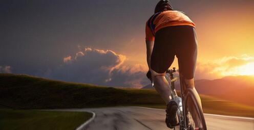 人生就像骑单车,方向掌握在自己手中,要用力才能前进.