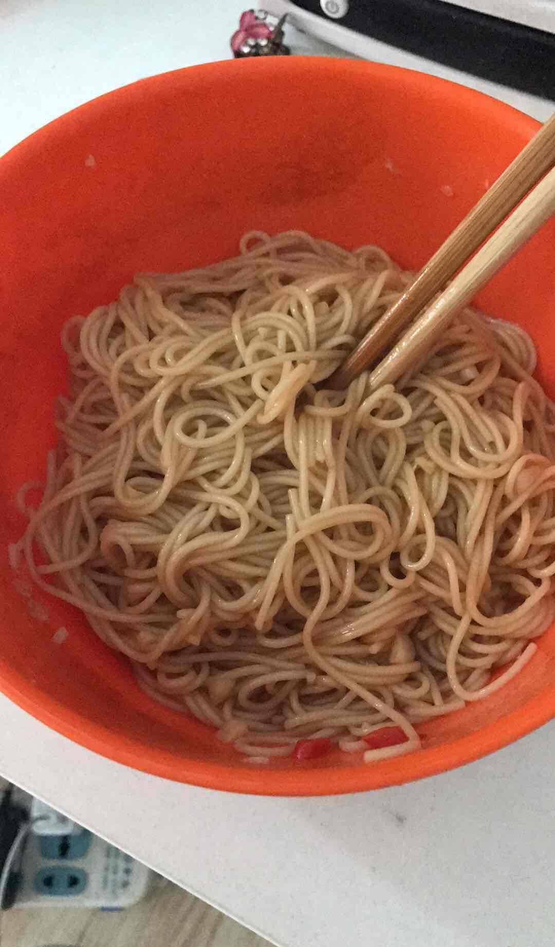 股票亏了没钱吃饭,就吃面条了