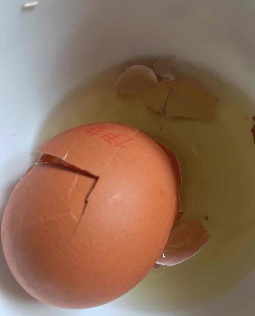 把河清海晏玛麻生的臭鸡蛋砸了大家看是受精蛋[大笑]