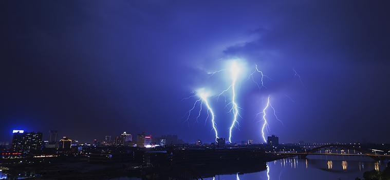 天打雷劈