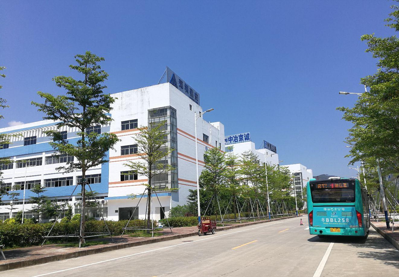 上午10点过,从深圳北上高铁,大约一小时到了门站(怎么老觉得是走