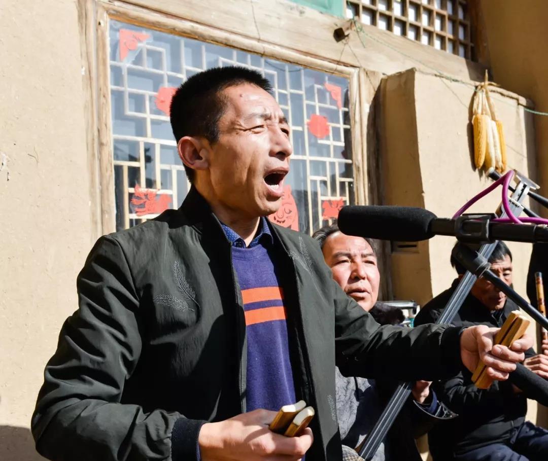 米脂杨家沟今天热闹了小米宴打夯大花轿样样精彩