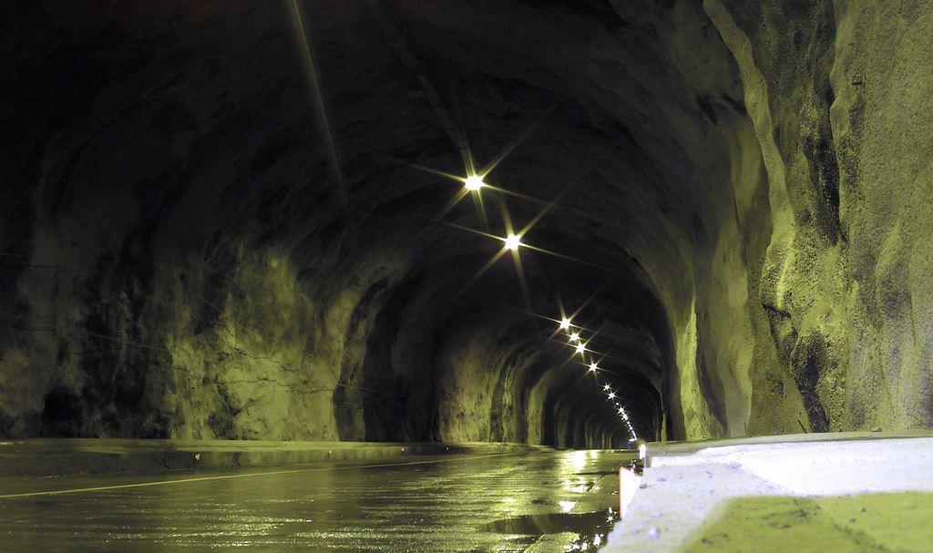 中国锦屏世界最深地下实验室