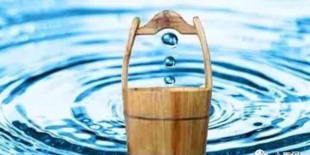 低调的人深藏不露: 为什么没有半桶水却偏要淌的很.