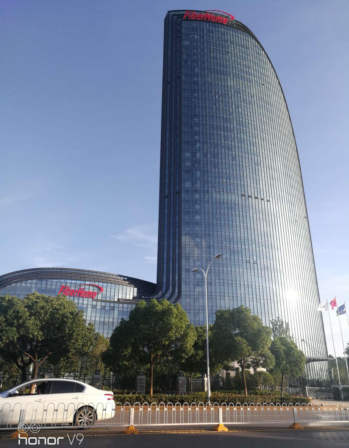 刚从烽火科技旁路过什么时候雄起啊这么多利好还不涨