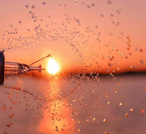 在每一丝曙光破晓之前,一定是快要窒息的漫长黑夜;在每一次荣光到来之