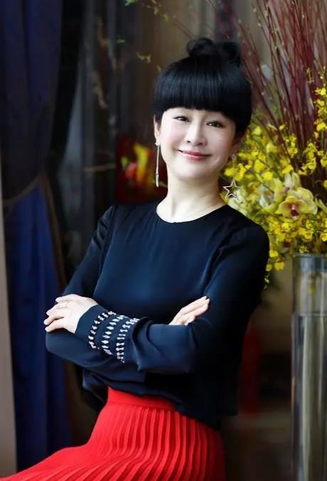 广厦传媒董事长,卢英英