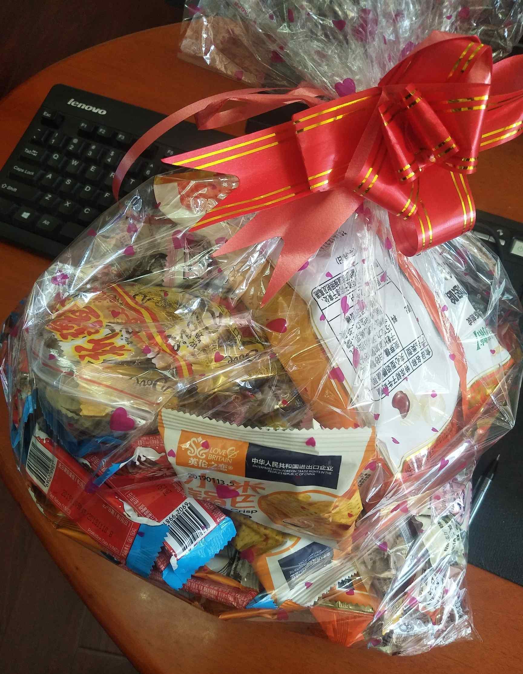 里面还有一袋德芙.