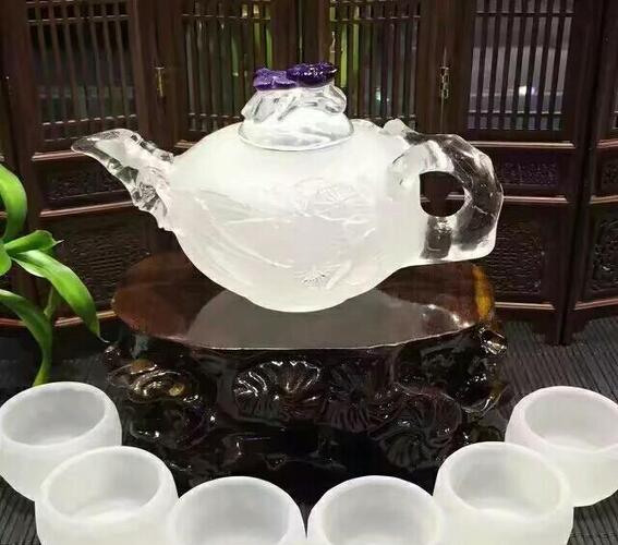 华为5G Mate X手机发布, 售价合人民币17000元