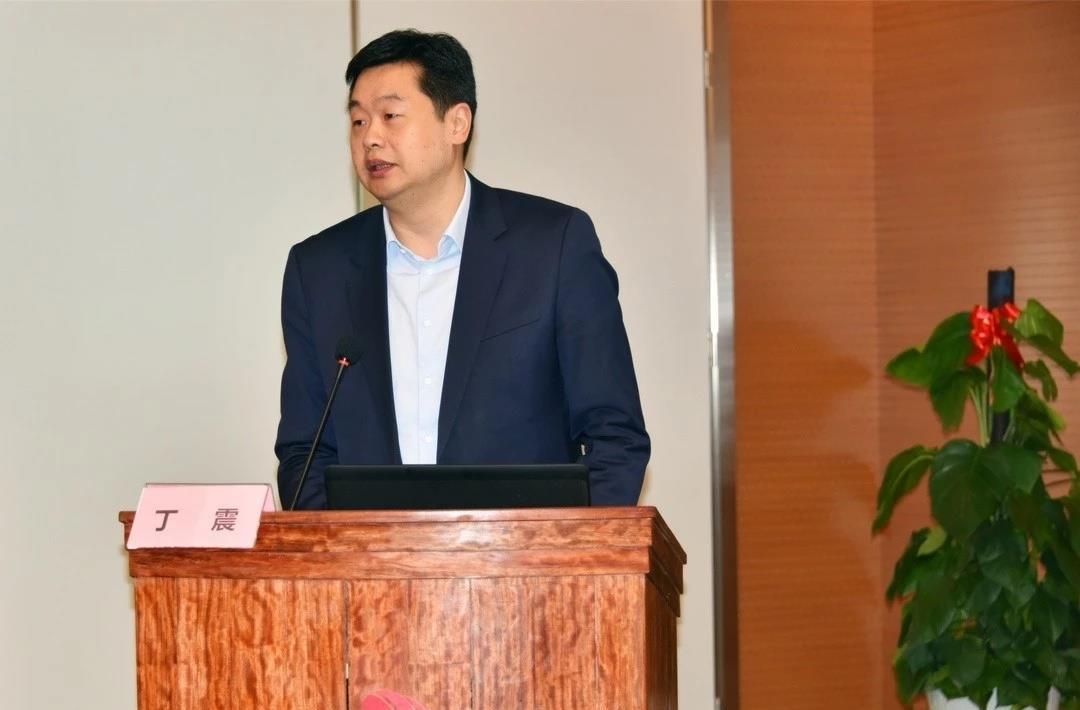 国际医学副总裁孙文国,副总裁兼董秘丁震等出席,近500名公开招募,严格