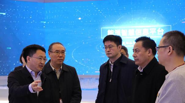 中国雄安集团杨忠一行参观国家电投综合智慧展厅